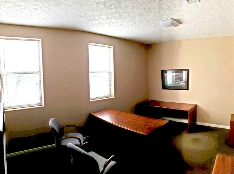 More Photos Of 32618 Tamina Rd, Magnolia Office Residential For Sale