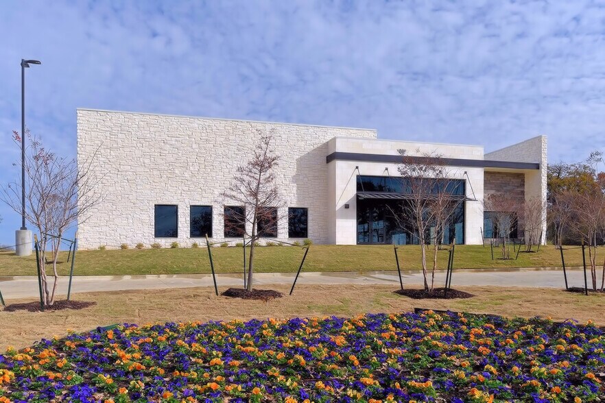 More Photos Of 425 S Kimball Ave, Southlake Office For Sale