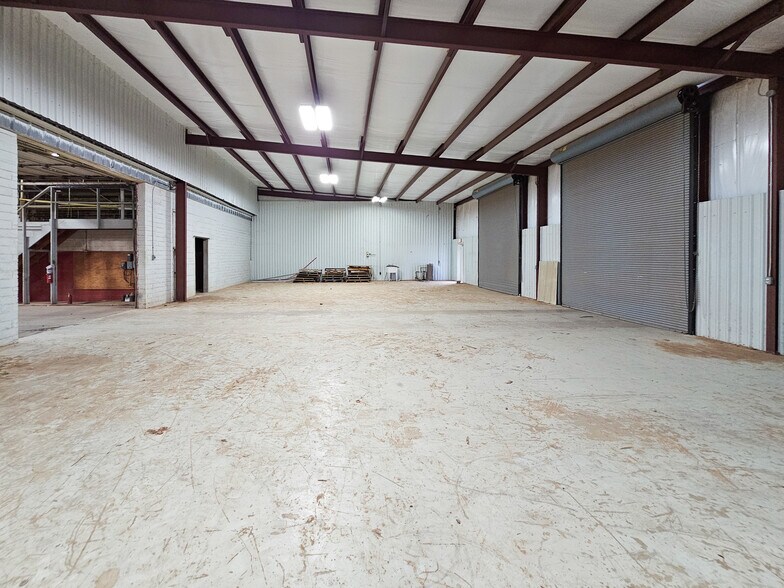 More Photos Of 110 CR 141, Sweetwater Warehouse For Sale
