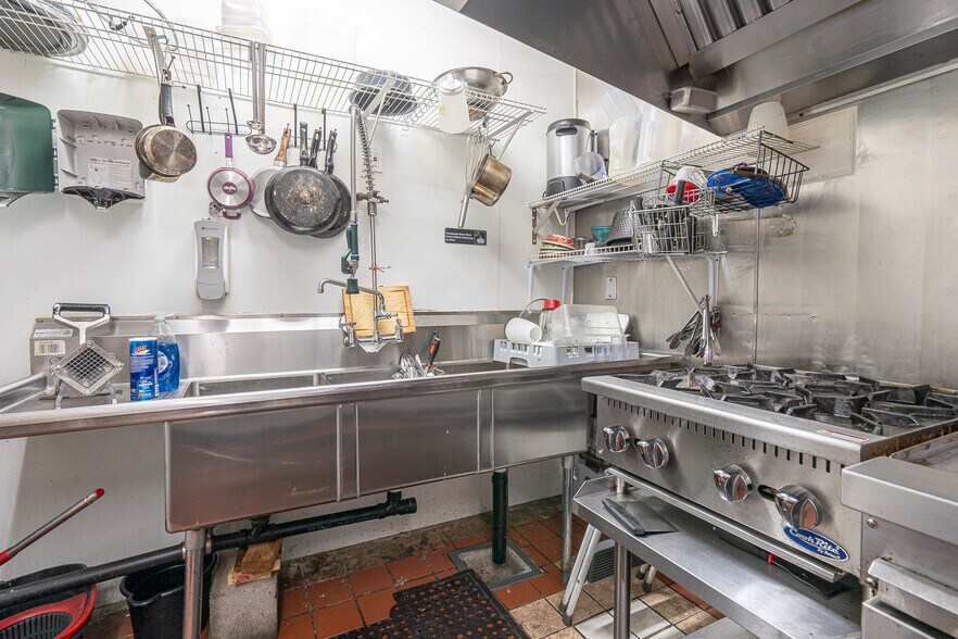 More Photos Of 3103 Highway 20, Sweet Home Restaurant For Sale