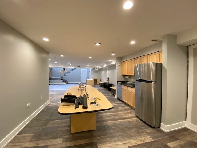 More Photos Of 687-689 N Milwaukee Ave, Chicago Apartments For Lease