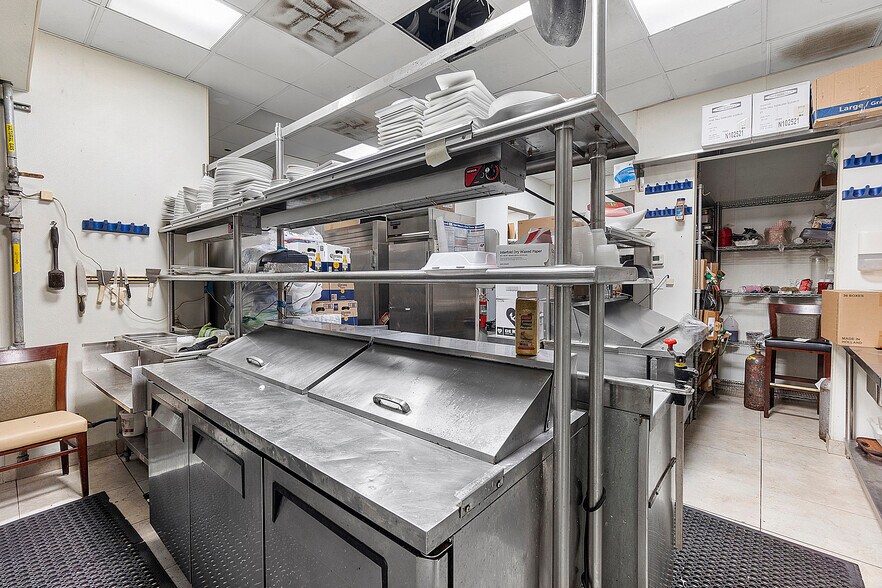 More Photos Of 401 W Atlantic Ave, Delray Beach Storefront Retail Office For Sale