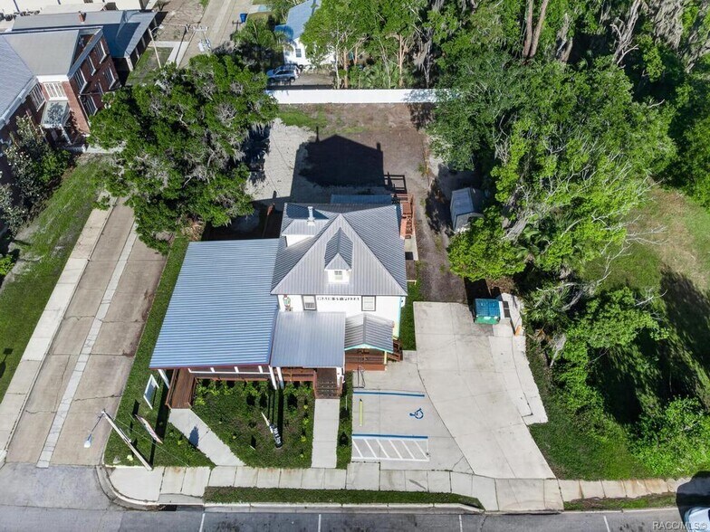 More Photos Of 125 N Main St, Hastings Restaurant For Sale