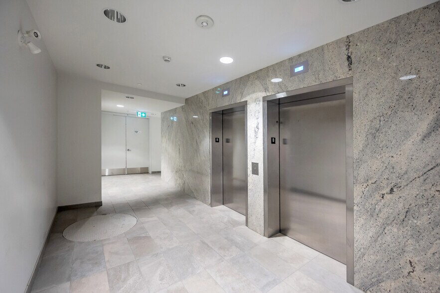 More Photos Of 7171 80th Ave NE, Calgary Office For Lease