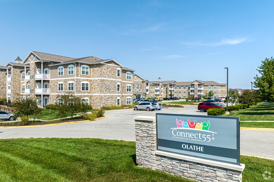 Primary Photo Of 13350 S Greenwood St, Olathe Apartments For Sale