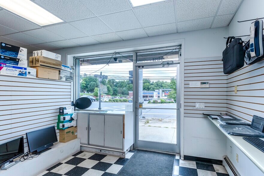 More Photos Of 141 Ulster Ave, Saugerties Storefront Retail Residential For Sale