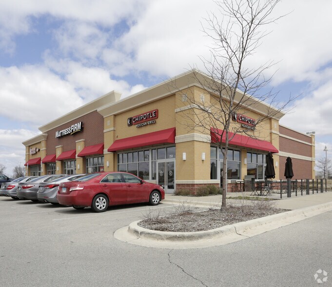 More Photos Of 239-253 S Weber Rd, Romeoville Freestanding For Lease