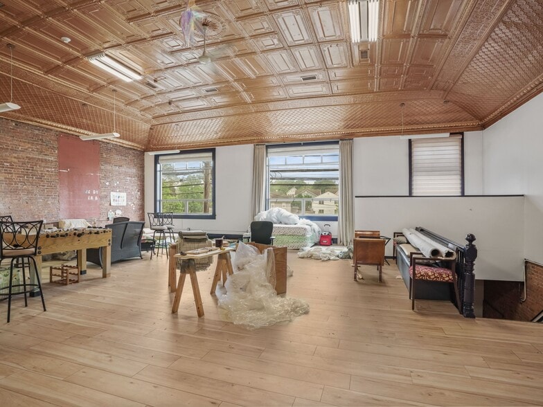 More Photos Of 253-259 Mill St, Greenwich General Retail For Lease