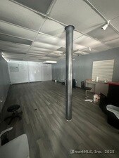 More Photos Of 454-456 Park St, Hartford Showroom For Lease