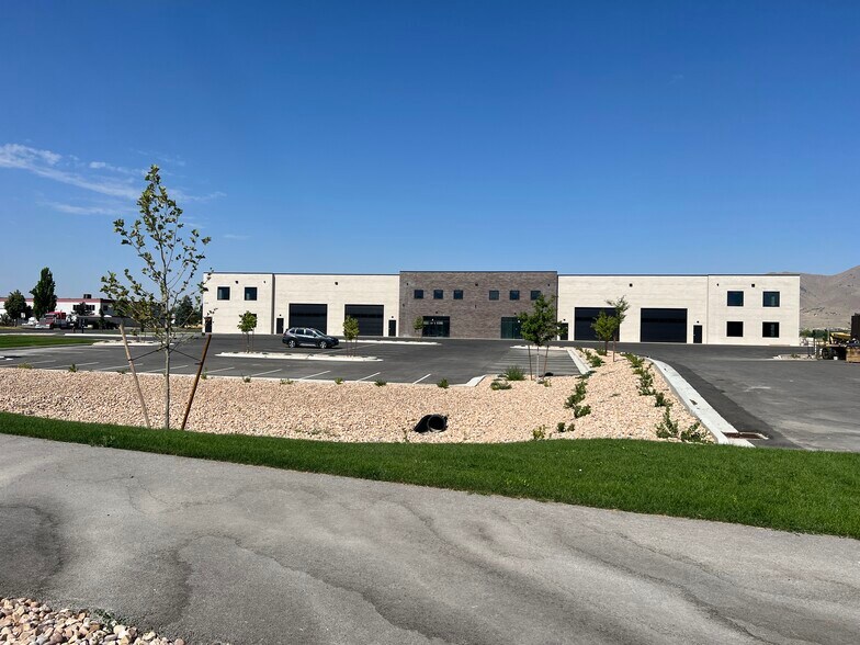 More Photos Of 1548 American Way, Payson Warehouse For Lease