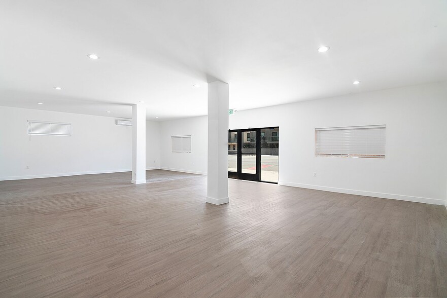 More Photos Of 1659 W Florence Ave, Los Angeles Freestanding For Lease