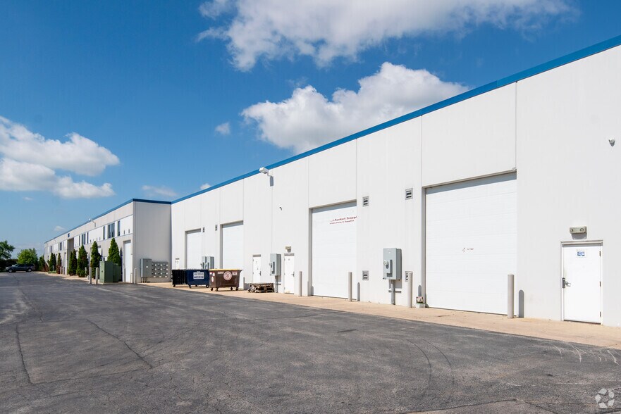 More Photos Of 1585 Beverly Ct, Aurora Warehouse For Lease