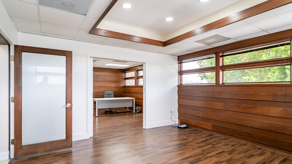 More Photos Of 1125 NE 125th St, North Miami Office For Lease