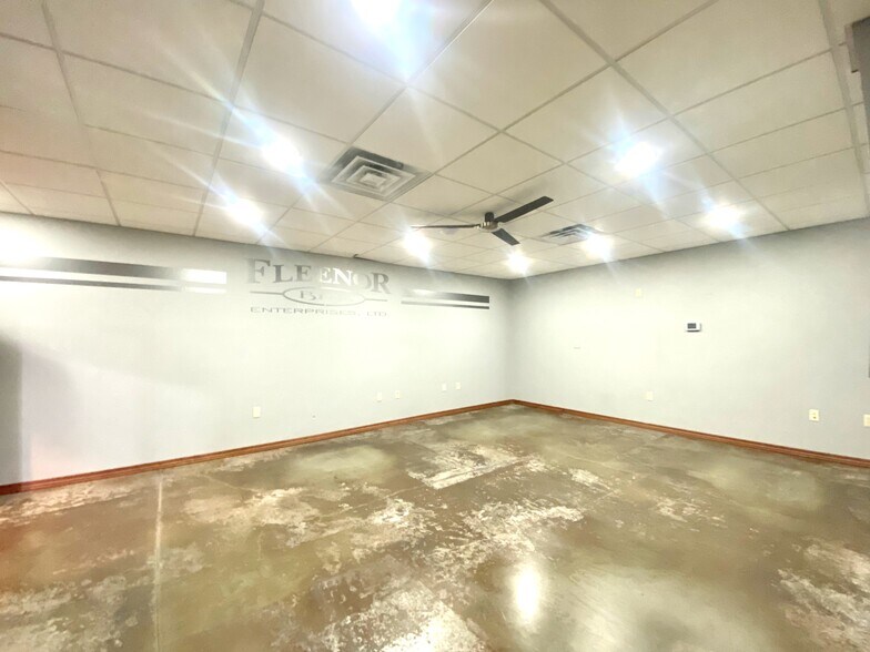 More Photos Of 2412 County Lane 175, Carthage Industrial For Sale