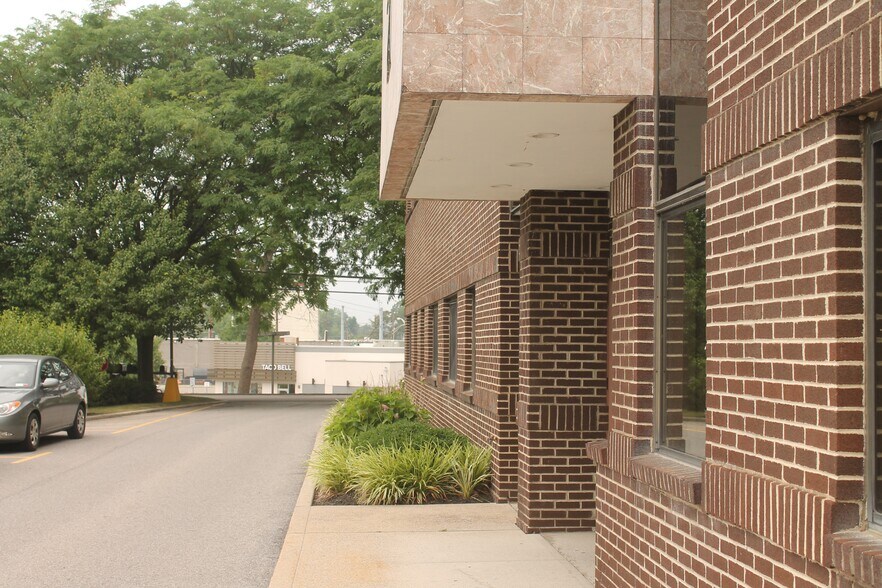 More Photos Of 21 Old Main St, Fishkill Office For Lease