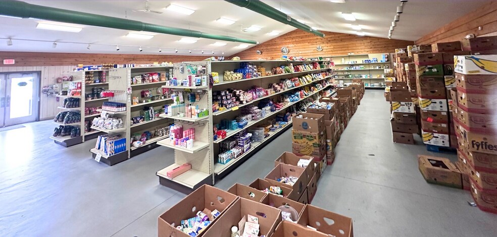 More Photos Of 1605 S Main St, Oshkosh Storefront Retail Office For Sale