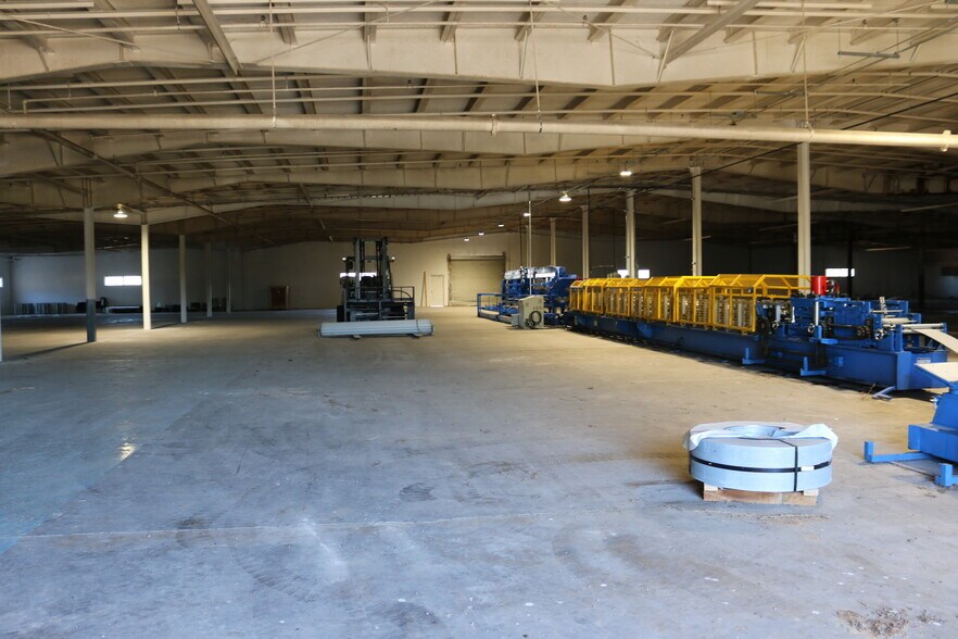 More Photos Of 5759 Tammy Little Dr, Section Warehouse For Sale