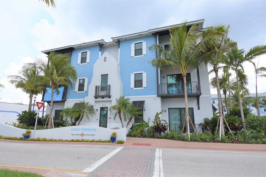 More Photos Of 201 SW Joan Jefferson Way, Stuart Apartments For Sale