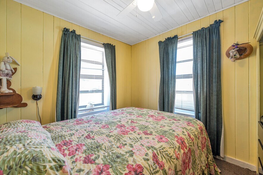More Photos Of 1803 Gulf Blvd, Indian Rocks Beach Hotel For Sale