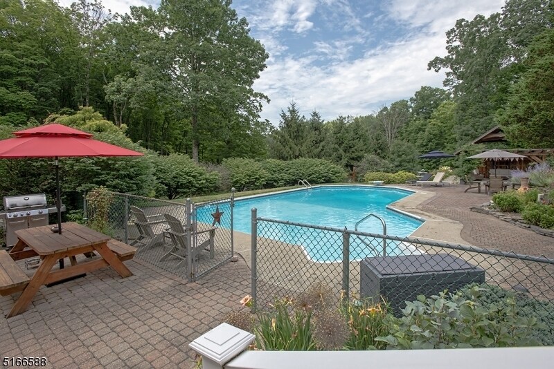 More Photos Of 25 Stillwater Rd, Newton Specialty For Sale