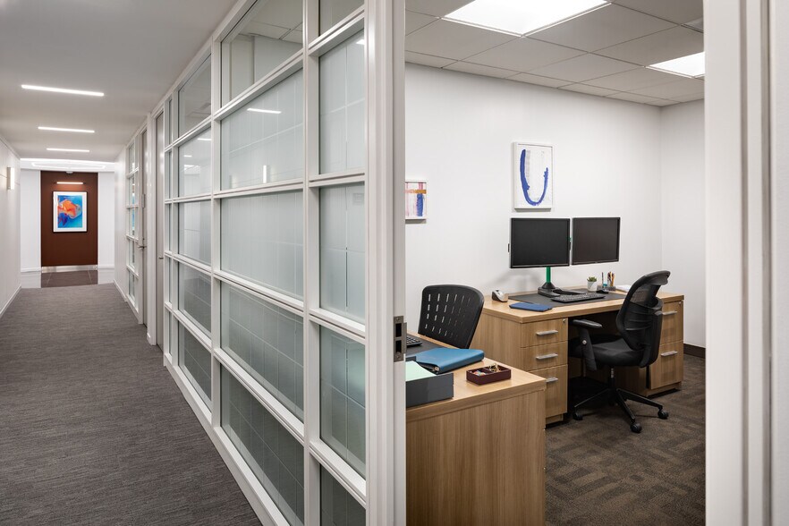 More Photos Of 1120 Avenue of the Americas, New York Office For Sale