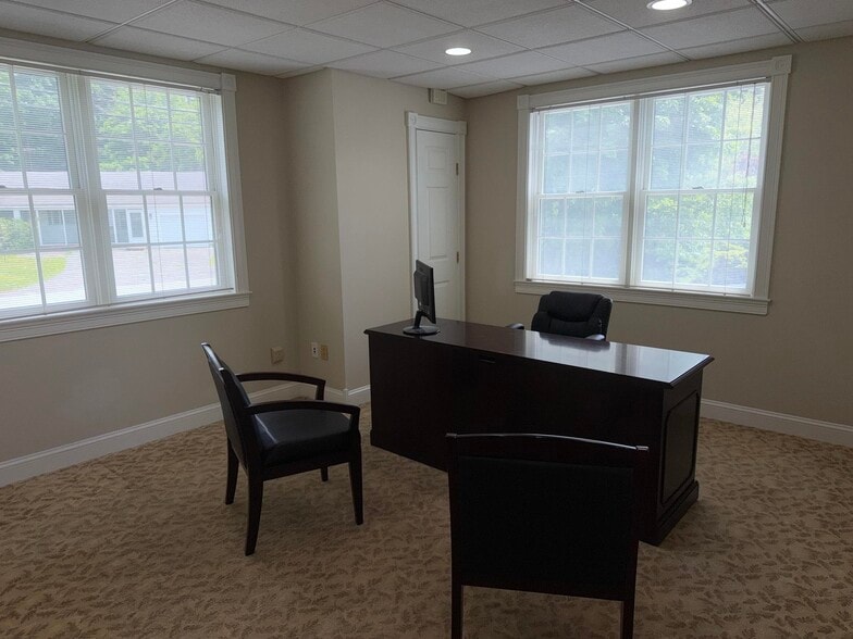More Photos Of 87 Lafayette Rd, Hampton Falls Storefront Retail Office For Sale