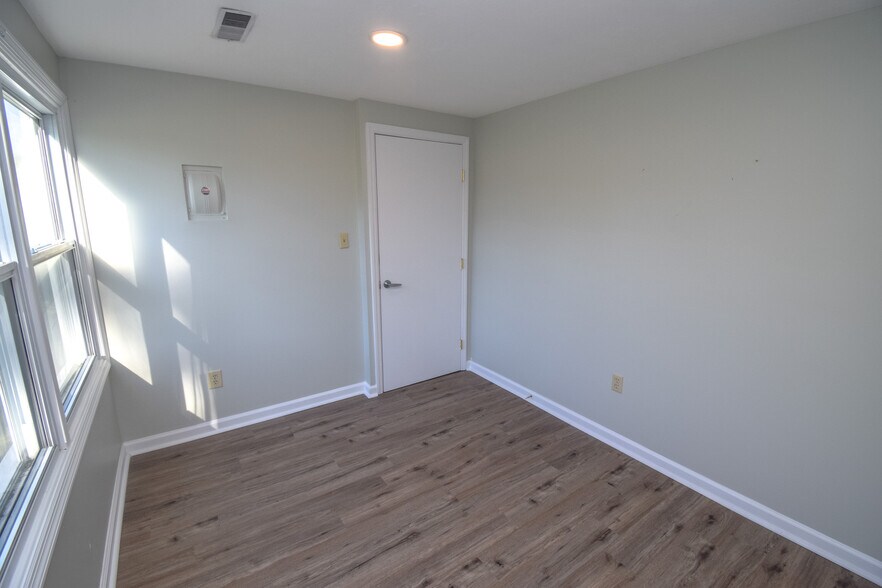 More Photos Of 1498-1502 W Main St, Tipp City Loft Creative Space For Sale