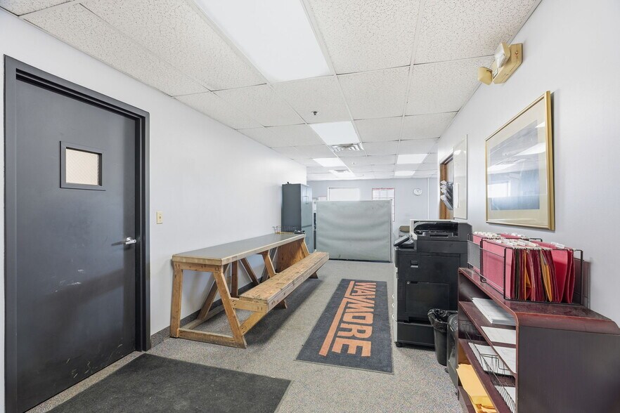 More Photos Of 8201 NE Hickory St, Minneapolis Truck Terminal For Sale