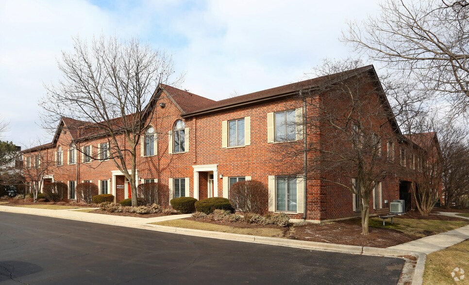 More Photos Of 1440 Maple Ave, Lisle Office For Lease