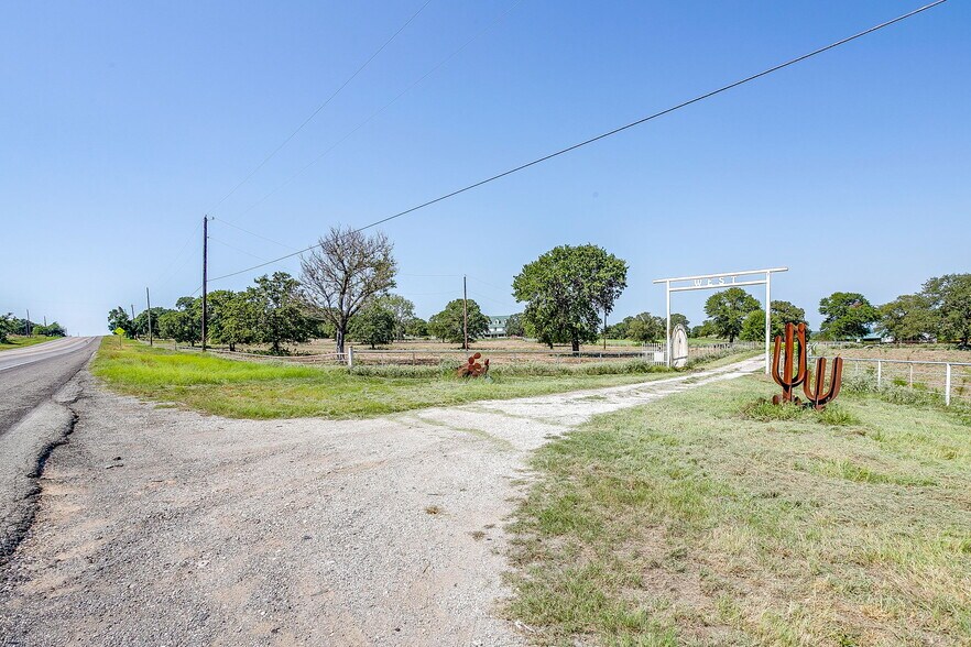 More Photos Of 7724 W Highway 199, Springtown Land For Sale