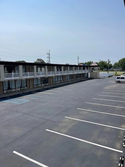 More Photos Of 3100 W 2nd St, Owensboro Healthcare For Lease