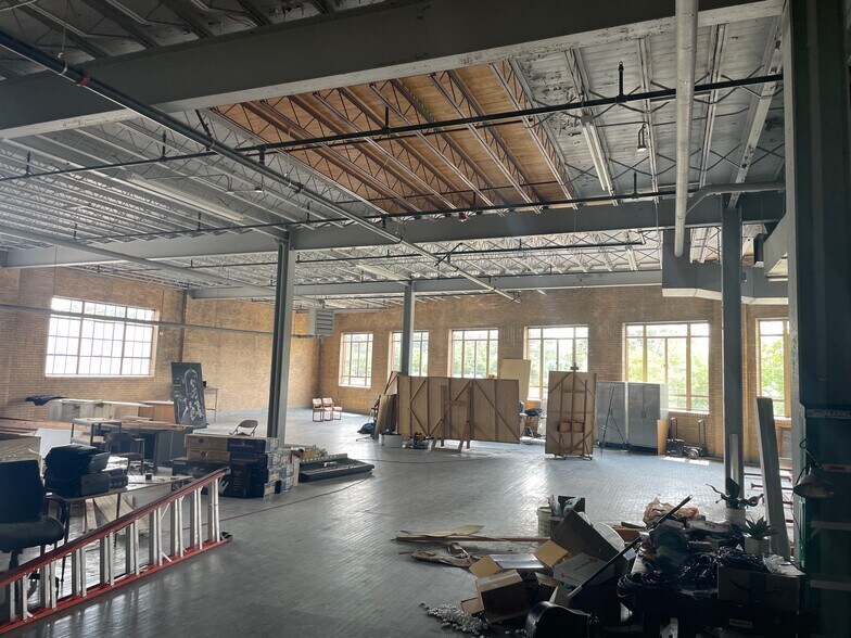 More Photos Of 3121 Broadway St, Paducah Storefront Retail Office For Sale