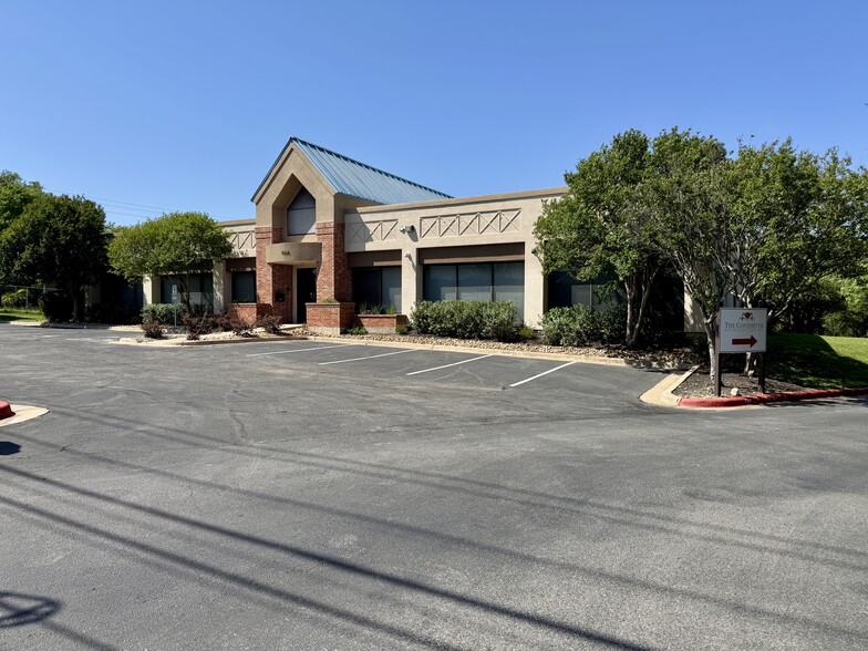 More Photos Of 4604 S Lamar Blvd, Austin Medical For Lease