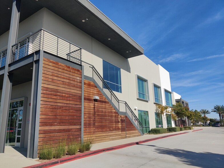 More Photos Of 3738 Bayer Ave, Long Beach Office For Lease