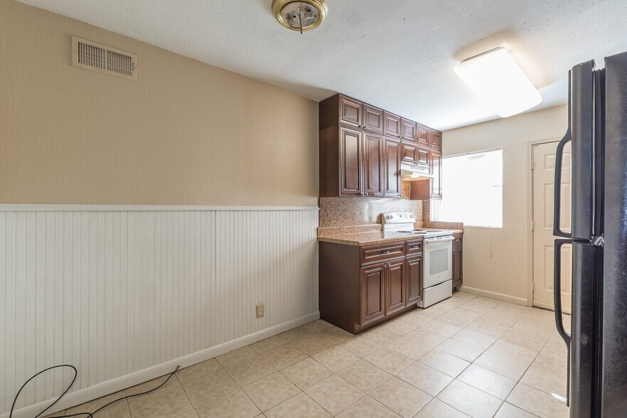More Photos Of 1204-1216 Lakeview Dr NW, Conyers Apartments For Sale
