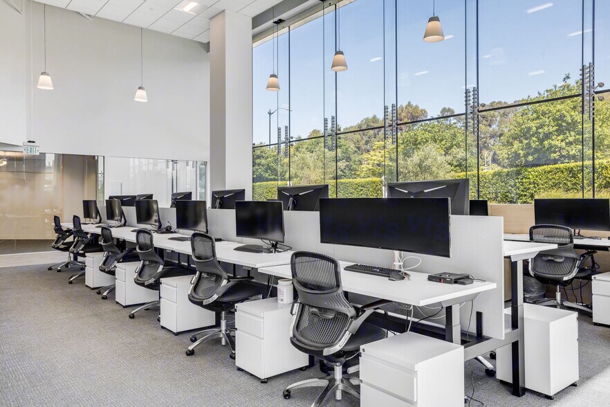 More Photos Of 1801 Century Park E, Los Angeles Office For Lease