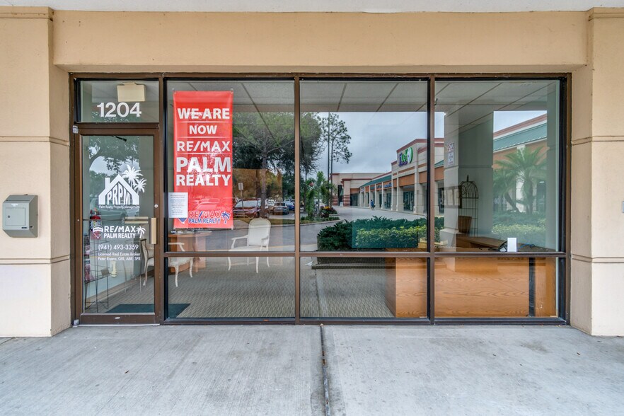 More Photos Of 1168-1258 Jacaranda Blvd, Venice Storefront For Lease