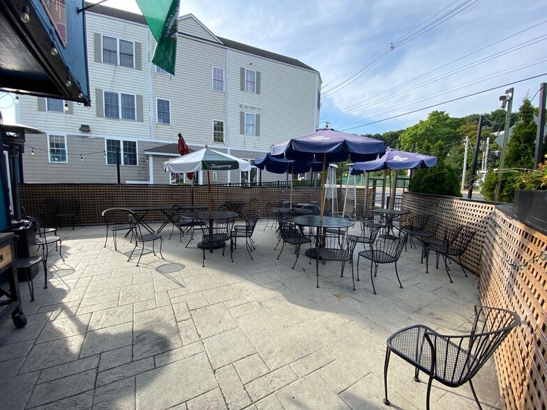 More Photos Of 24-26 Hammatt St, Ipswich Storefront Retail Residential For Sale