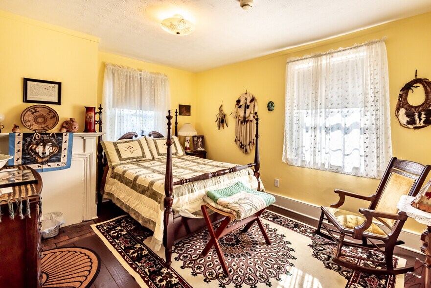 More Photos Of 129 N Main St, Waynesville Specialty For Sale