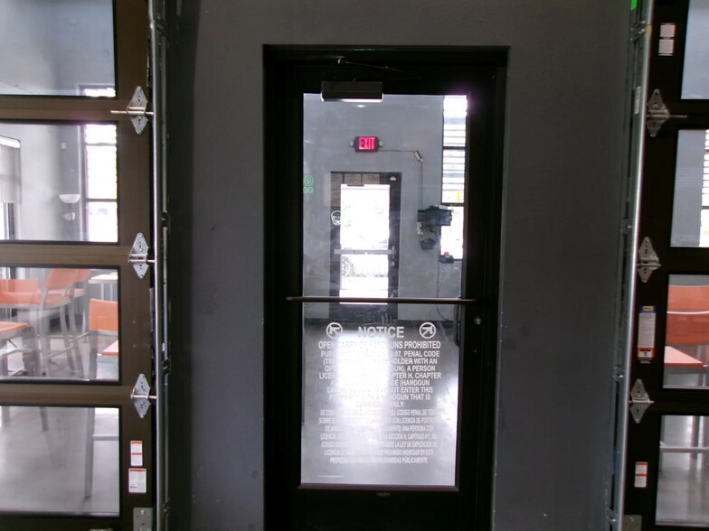 More Photos Of 404 Arizona Ave, El Paso Restaurant For Lease
