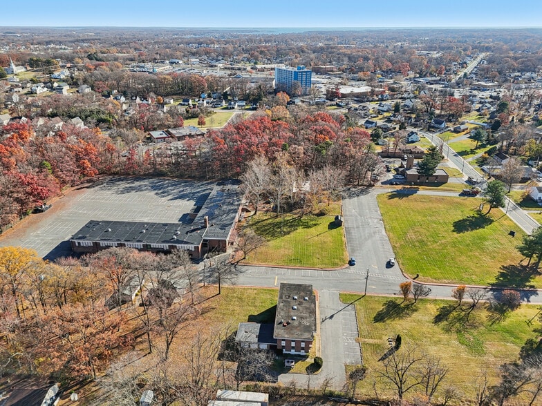 More Photos Of 714-716 Myrth Ave, Essex Industrial For Sale