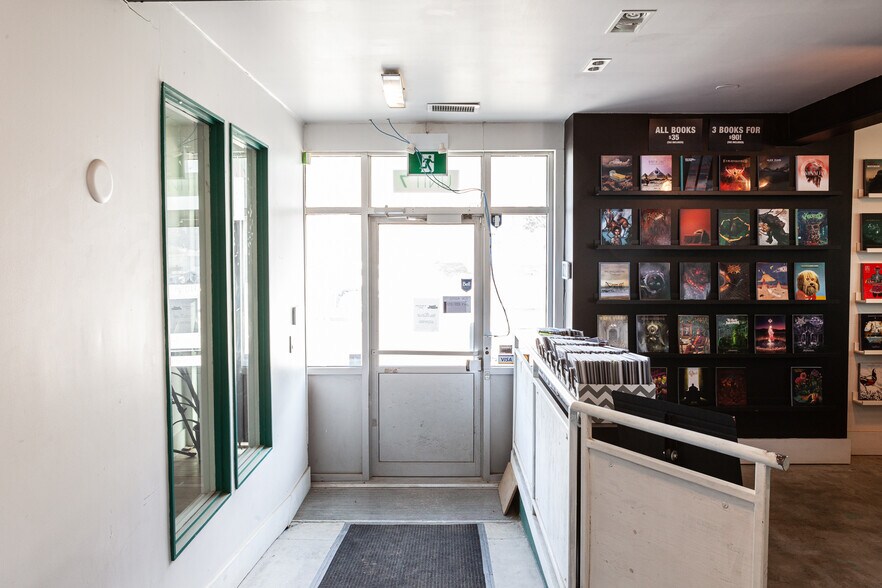 More Photos Of 4 Carlaw Ave, Toronto Warehouse For Lease