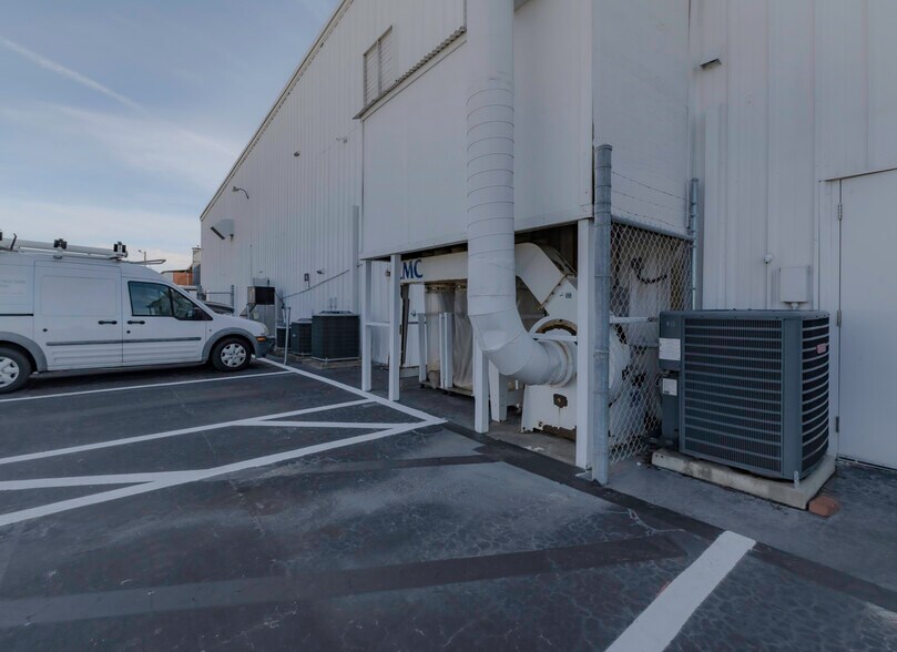 More Photos Of 4677 118th Ave N, Clearwater Manufacturing For Sale