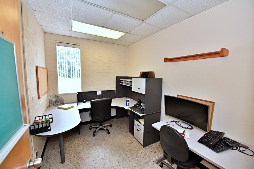 More Photos Of 315 Burke Dr, Morganton Light Manufacturing For Sale