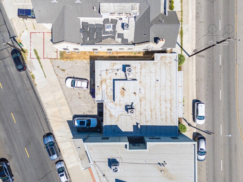 More Photos Of 3915 Long Beach Blvd, Long Beach Office For Sale