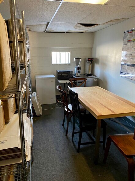 More Photos Of 826 Pico Blvd, Santa Monica Storefront For Sale