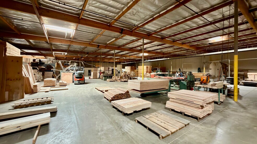 More Photos Of 2212-2312 Edwards Ave, South El Monte Manufacturing For Lease