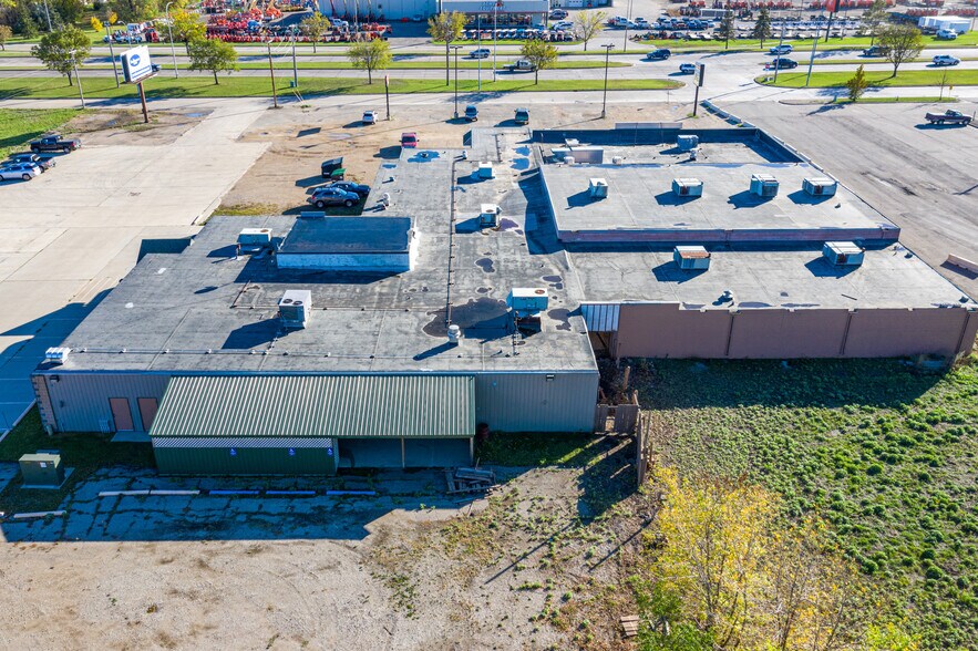 More Photos Of 3450 Gateway Dr, Grand Forks Restaurant For Lease