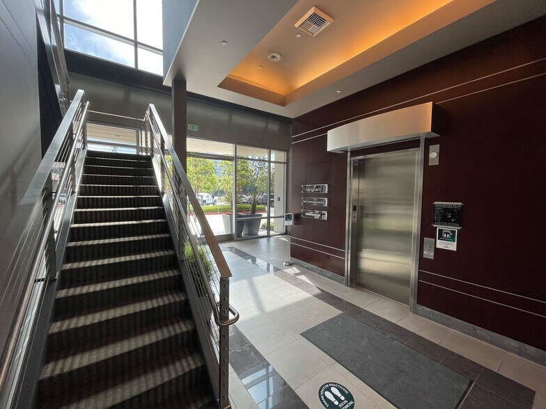 More Photos Of 1375 Dove St, Newport Beach Loft Creative Space For Lease