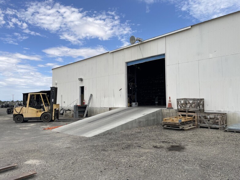More Photos Of 45761 Division St, Lancaster Warehouse For Sale